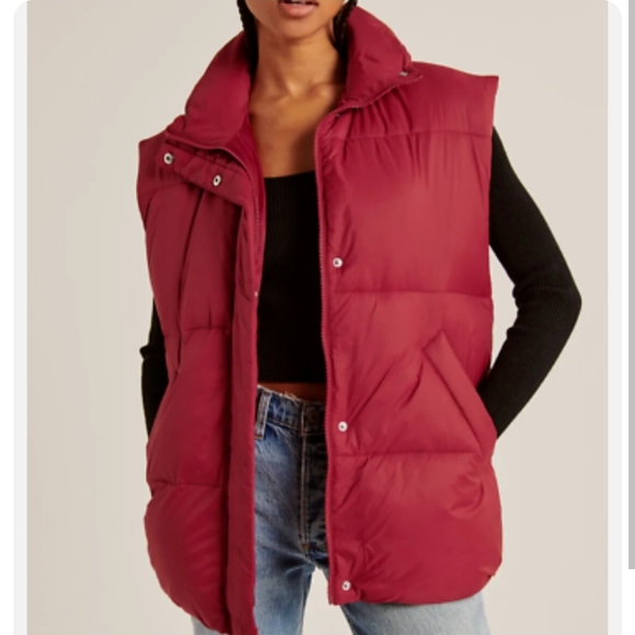 Abercrombie & Fitch Jackets & Blazers - Abercrombie & Fitch Women's Oversized-Fit Red Quilted Puffer Vest Size Large